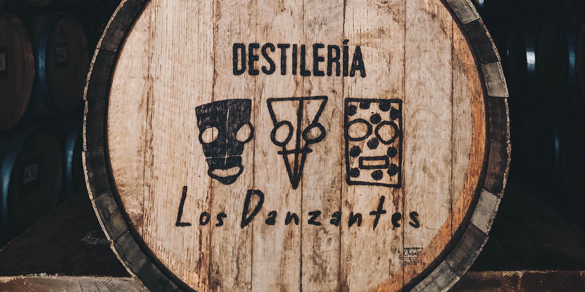 Los Danzantes Mezcal Artigianale di Oaxaca, botte di invecchiamento 