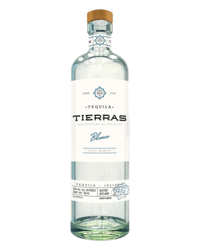 Bottiglia di Tierras Tequila Blanco, distillato di agave Blu da G.C. Spirits