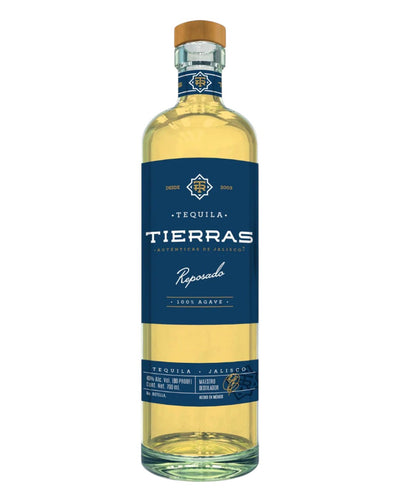 Bottiglia di Tierras Tequila Reposado, distillati di agave affinato in legno di Rovere ex Bourbon dall'azienda G.C. Spirits