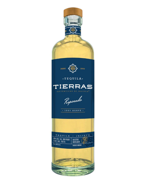 Bottiglia di Tierras Tequila Reposado, distillati di agave affinato in legno di Rovere ex Bourbon dall'azienda G.C. Spirits