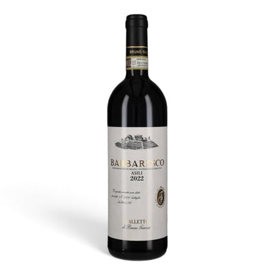 Bottiglia di Barbaresco Asili Bruno Giacosa, Nebbiolo piemontese DOCG da cru Asili
