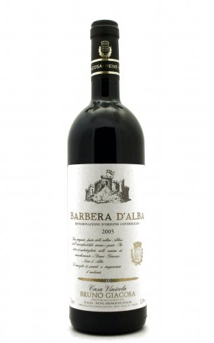 Bottiglia di Barbera d’Alba Bruno Giacosa, vino rosso piemontese DOC fresco e fruttato