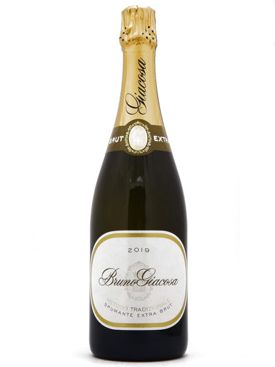 Bottiglia di Extra Brut Millesimato Bruno Giacosa, Metodo Classico piemontese da Pinot Nero