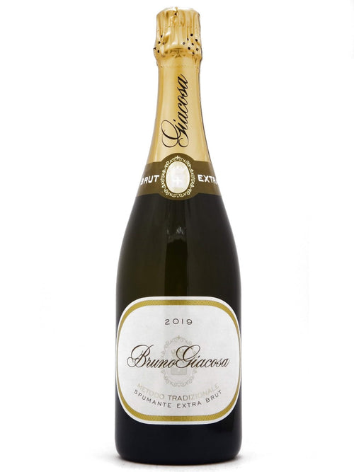 Bottiglia di Extra Brut Millesimato Bruno Giacosa, Metodo Classico piemontese da Pinot Nero
